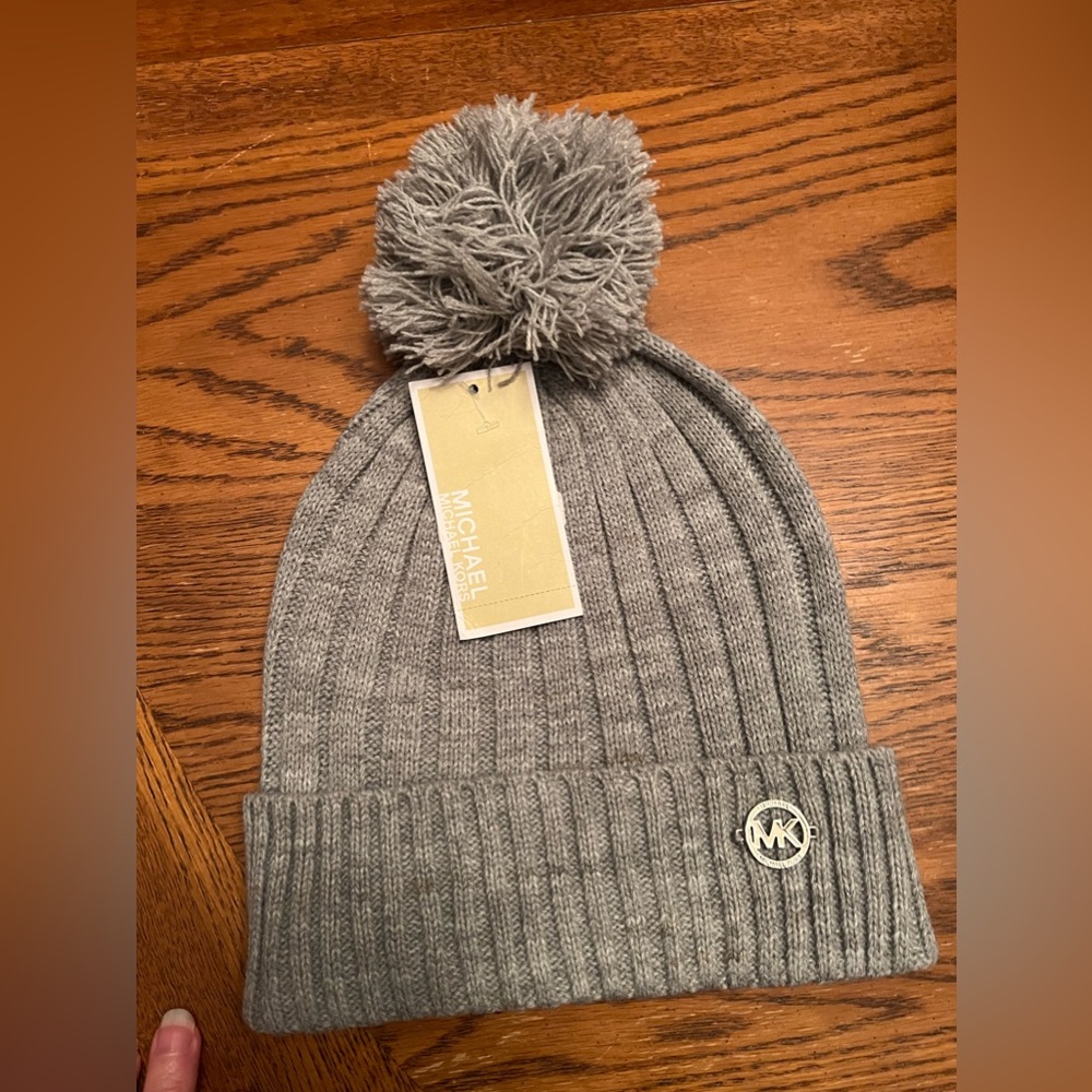 Michael Kors Gray Cable-Knit Beanie Cuff Hat with Pom Gray Pom Pom Ball NWT
